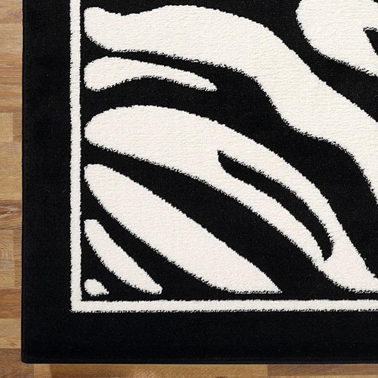 Boston 1820 Black Hallway Runner