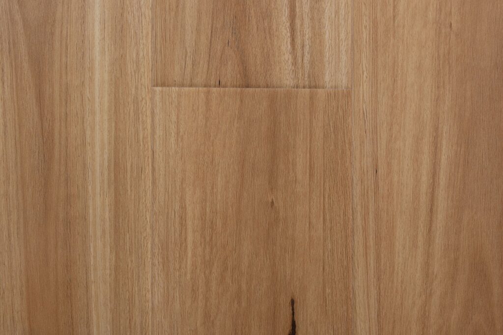 FSOZ2504 Blackbutt Laminate 12mm AC4 *Special Offer*
